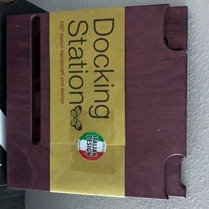 dock station, is good for storing items